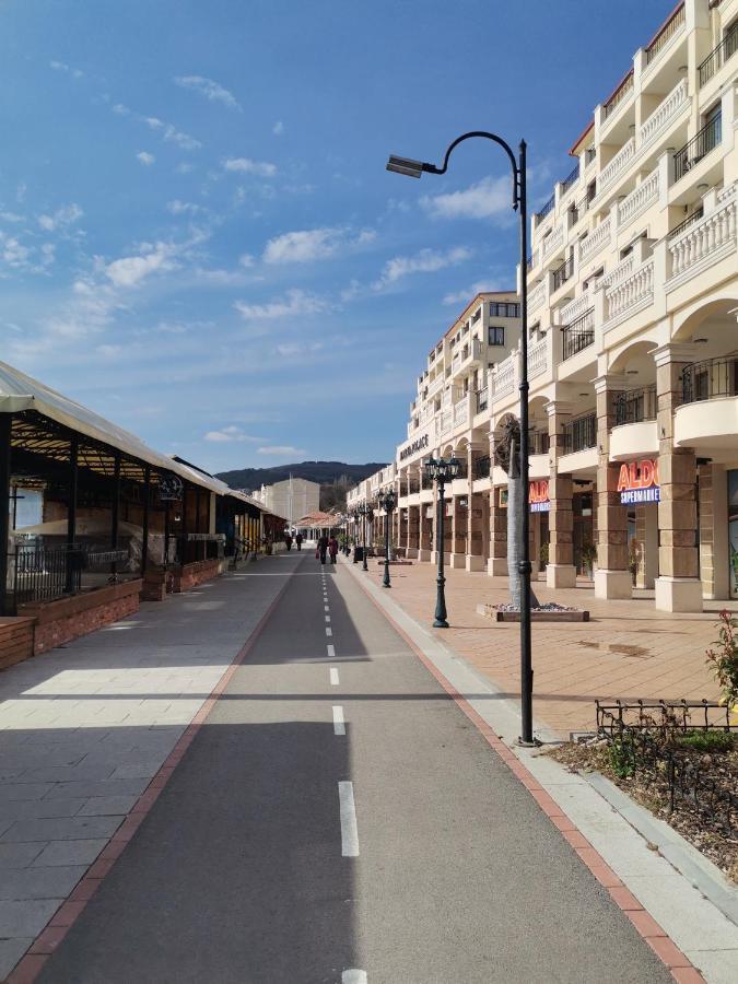 луксозен двустаен в с морска гледка Апартаменти